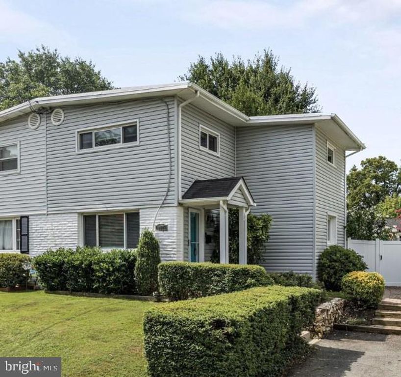 10607 MAPLE ST, Fairfax, VA 22030
