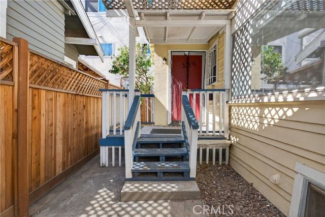 521 Olive Avenue, Long Beach, CA 90802