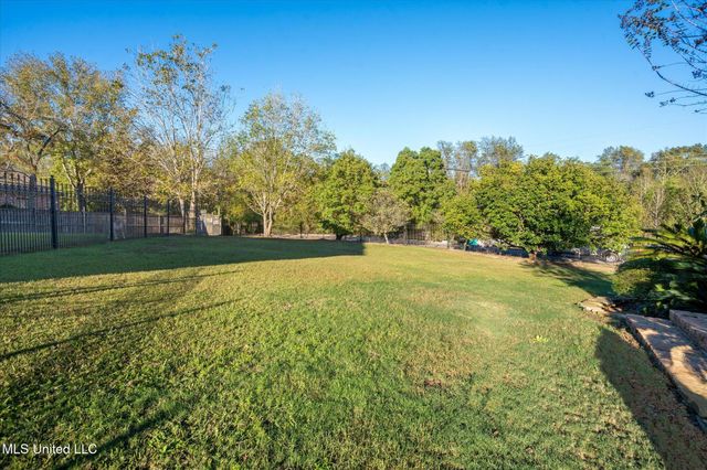 16 Sunset Circle, Hattiesburg, MS 39402