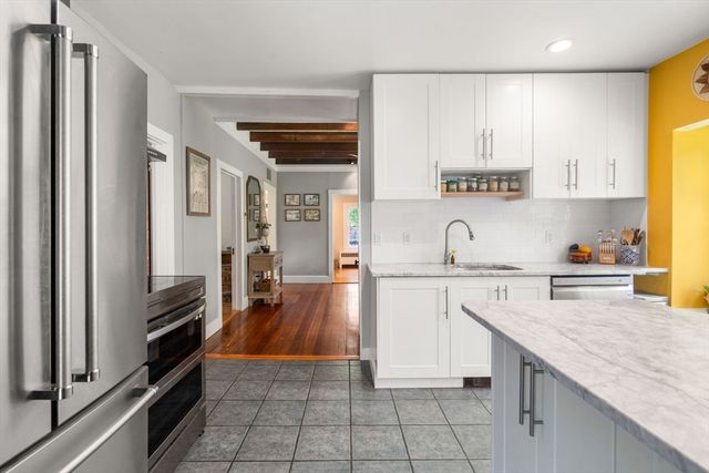 11 Curve Street, Sherborn, MA 01770