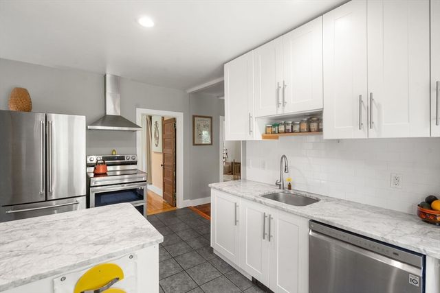 11 Curve Street, Sherborn, MA 01770