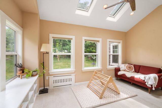 11 Curve Street, Sherborn, MA 01770