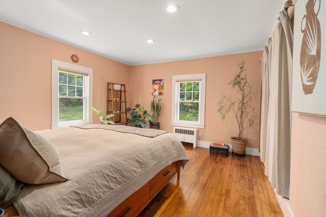 11 Curve Street, Sherborn, MA 01770
