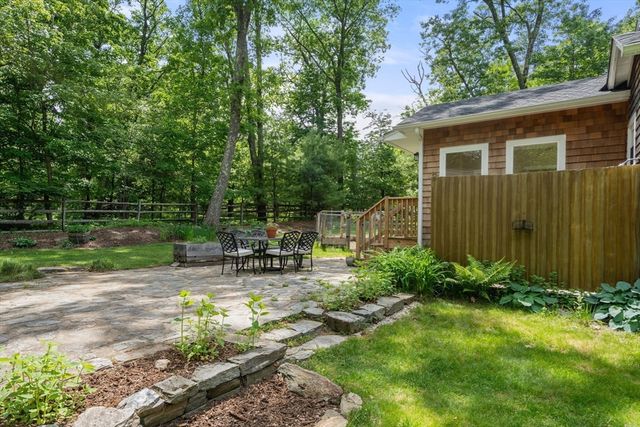 11 Curve Street, Sherborn, MA 01770