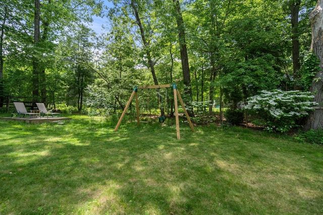 11 Curve Street, Sherborn, MA 01770