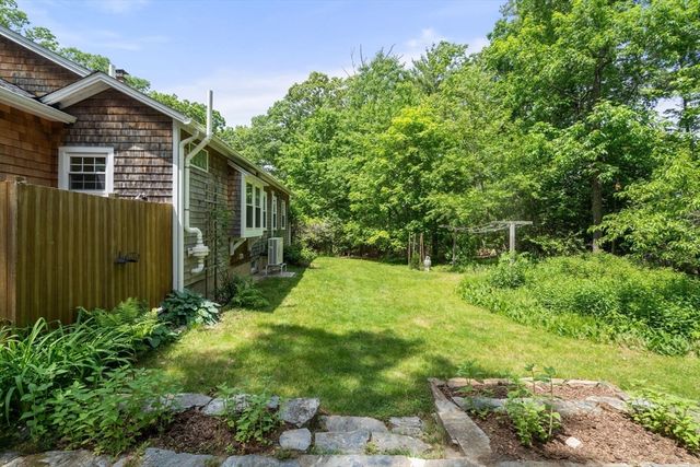 11 Curve Street, Sherborn, MA 01770