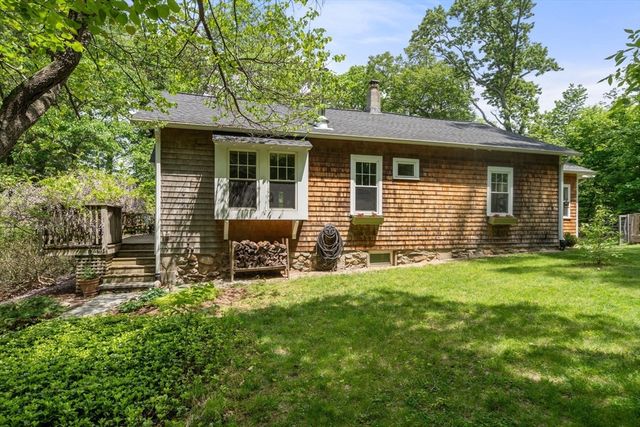 11 Curve Street, Sherborn, MA 01770