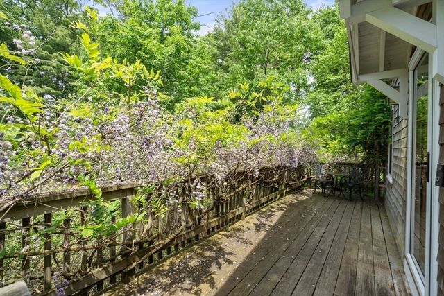 11 Curve Street, Sherborn, MA 01770