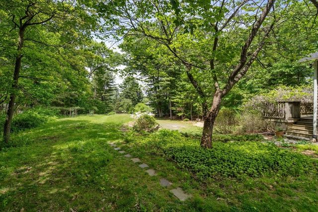 11 Curve Street, Sherborn, MA 01770