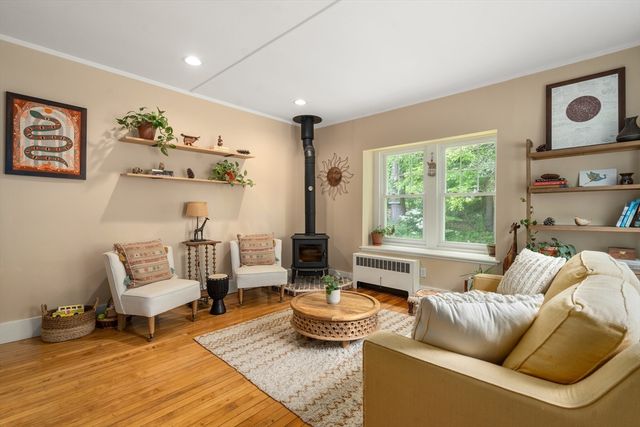 11 Curve Street, Sherborn, MA 01770