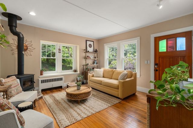 11 Curve Street, Sherborn, MA 01770
