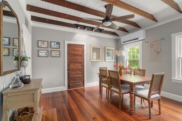 11 Curve Street, Sherborn, MA 01770