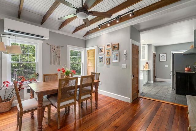 11 Curve Street, Sherborn, MA 01770