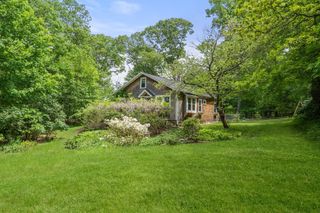 11 Curve Street, Sherborn, MA 01770