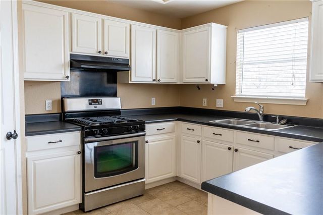 1608 Diana DR, Round Rock, TX 78664