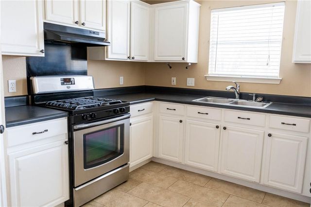 1608 Diana DR, Round Rock, TX 78664