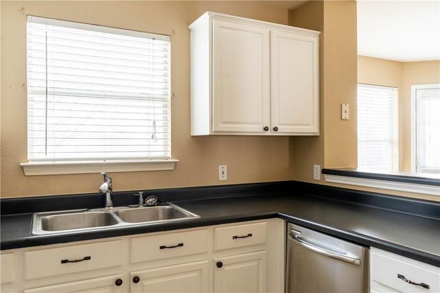 1608 Diana DR, Round Rock, TX 78664