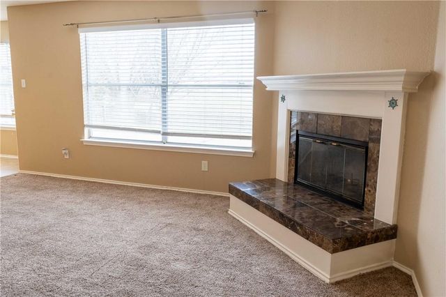 1608 Diana DR, Round Rock, TX 78664