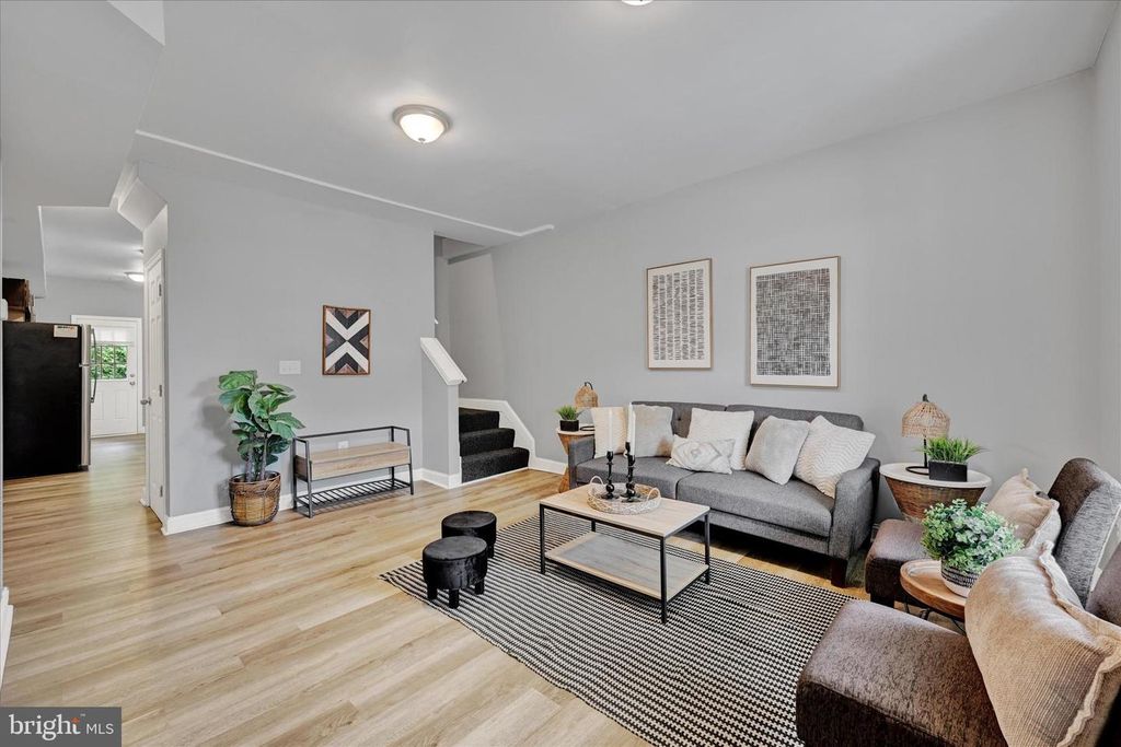 3025 RAYNER AVE, Baltimore, MD 21216