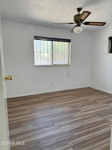 10304 BLACKWOOD Avenue, El Paso, TX 79925