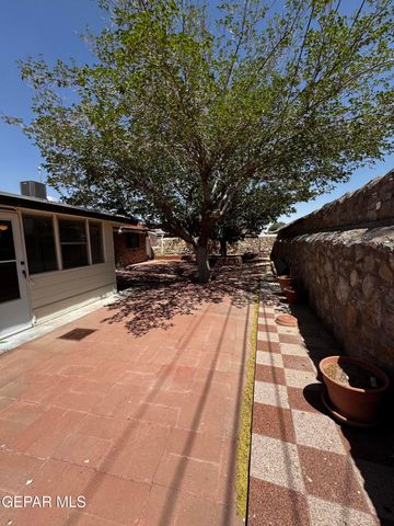 10304 BLACKWOOD Avenue, El Paso, TX 79925