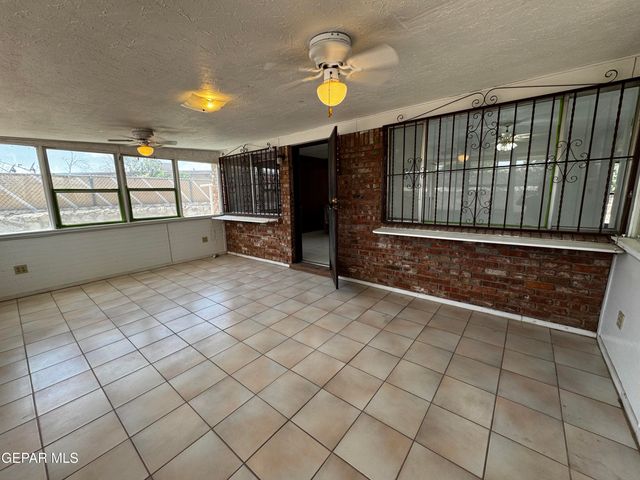 10304 BLACKWOOD Avenue, El Paso, TX 79925