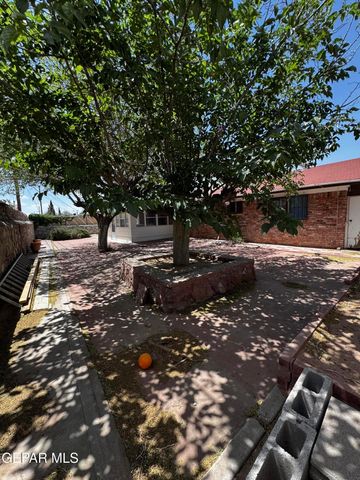 10304 BLACKWOOD Avenue, El Paso, TX 79925