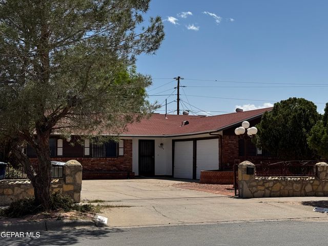10304 BLACKWOOD Avenue, El Paso, TX 79925