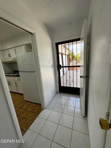 10304 BLACKWOOD Avenue, El Paso, TX 79925