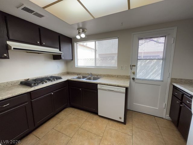 2938 Karen 1, Las Vegas, NV 89121