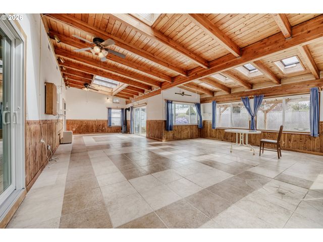 12706 Se LONG St, Portland, OR 97236