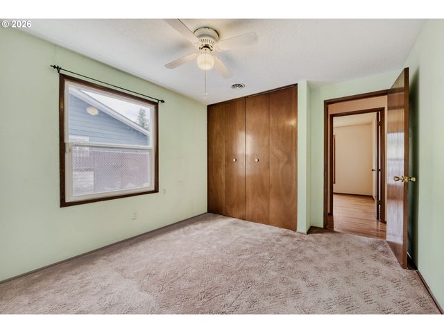 12706 Se LONG St, Portland, OR 97236