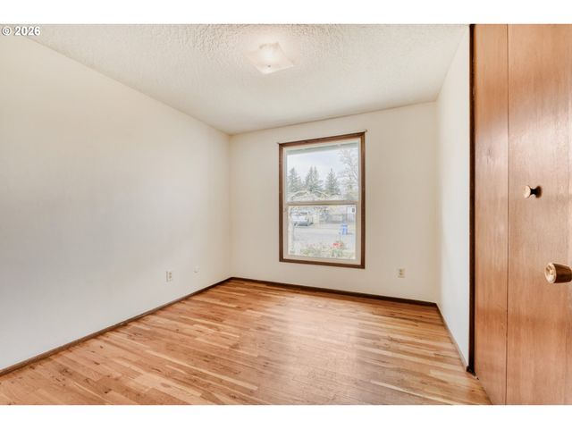 12706 Se LONG St, Portland, OR 97236