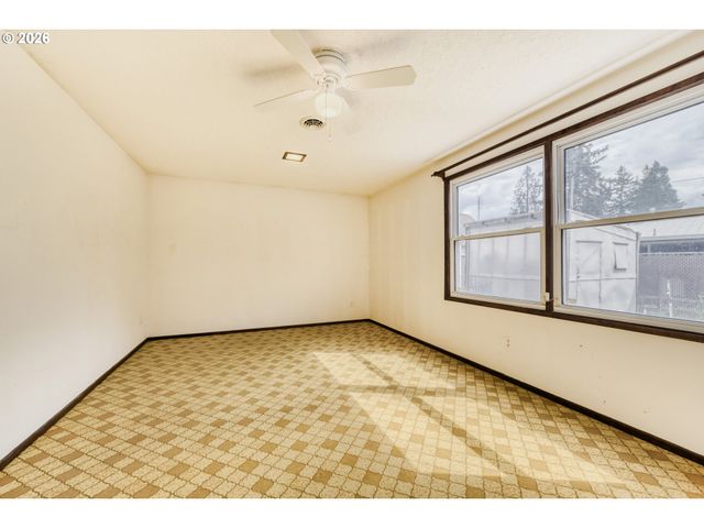 12706 Se LONG St, Portland, OR 97236