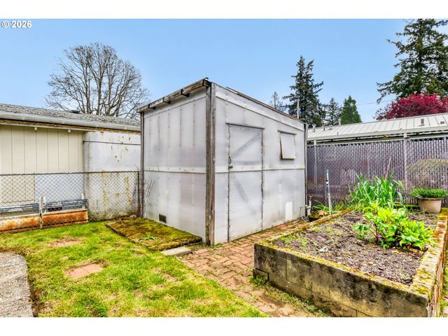 12706 Se LONG St, Portland, OR 97236