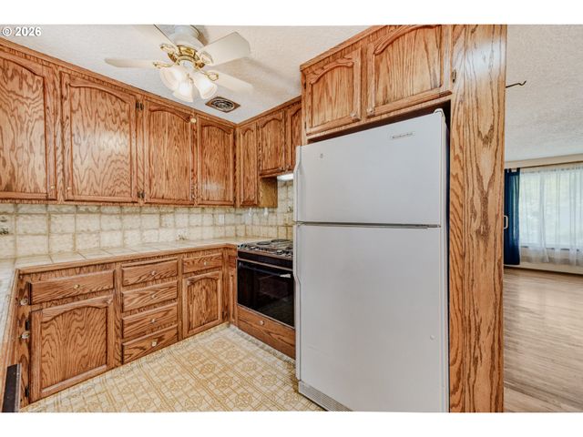 12706 Se LONG St, Portland, OR 97236