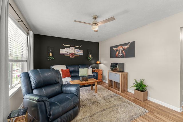 73 Three Point Cir, Mcminnville, TN 37110