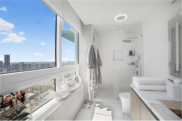 1900 N Bayshore Drive 4411, Miami, FL 33132