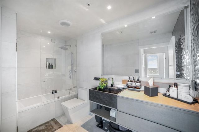 1900 N Bayshore Drive 4411, Miami, FL 33132