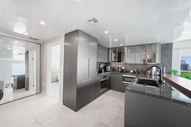 1900 N Bayshore Drive 4411, Miami, FL 33132