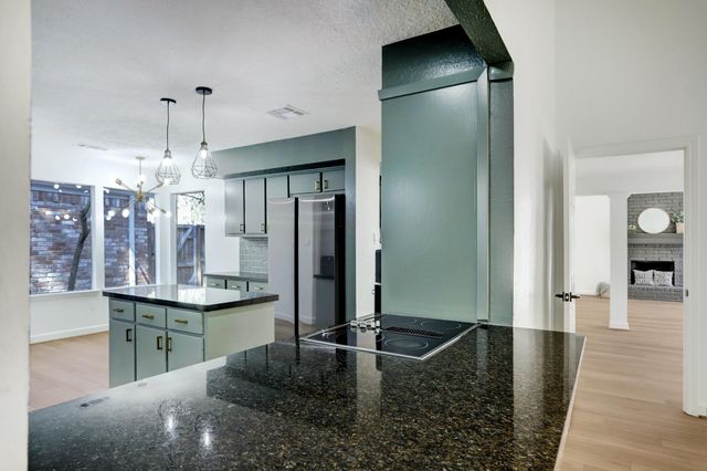 138 S Timber Top Drive, The Woodlands, TX 77380