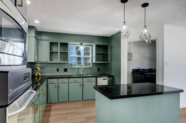 138 S Timber Top Drive, The Woodlands, TX 77380