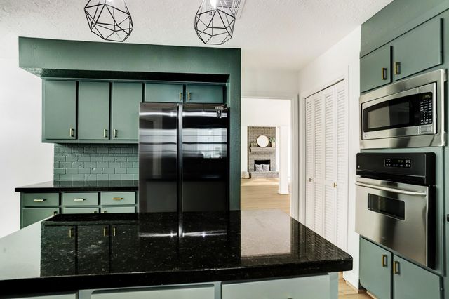 138 S Timber Top Drive, The Woodlands, TX 77380