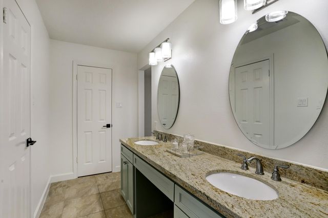138 S Timber Top Drive, The Woodlands, TX 77380