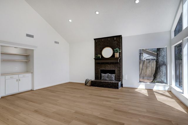 138 S Timber Top Drive, The Woodlands, TX 77380