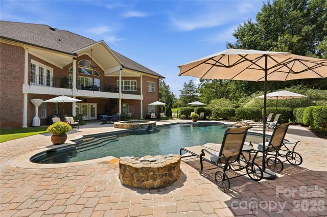 459 Valley Run Drive, Waxhaw, NC 28173