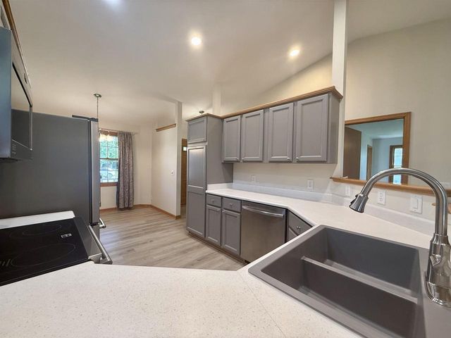 4333 Fieldcrest Drive, Janesville, WI 53546