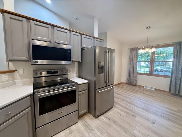 4333 Fieldcrest Drive, Janesville, WI 53546