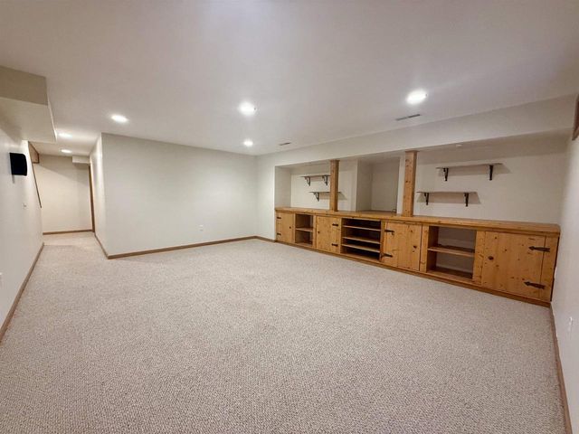 4333 Fieldcrest Drive, Janesville, WI 53546