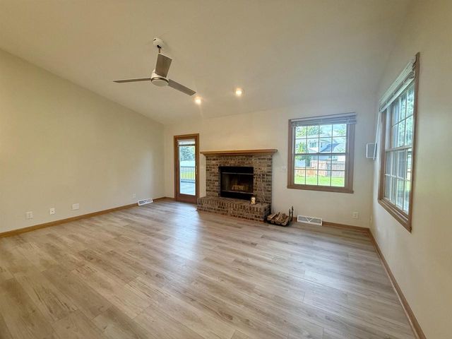 4333 Fieldcrest Drive, Janesville, WI 53546